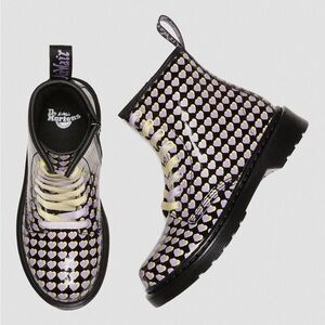 Dr. Martens Junior 1460 Patent Heart Print Lace Up Boots Black Kids US 1 EU 32